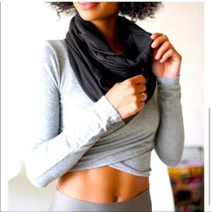 Beyond Yoga infinity loop scarf black